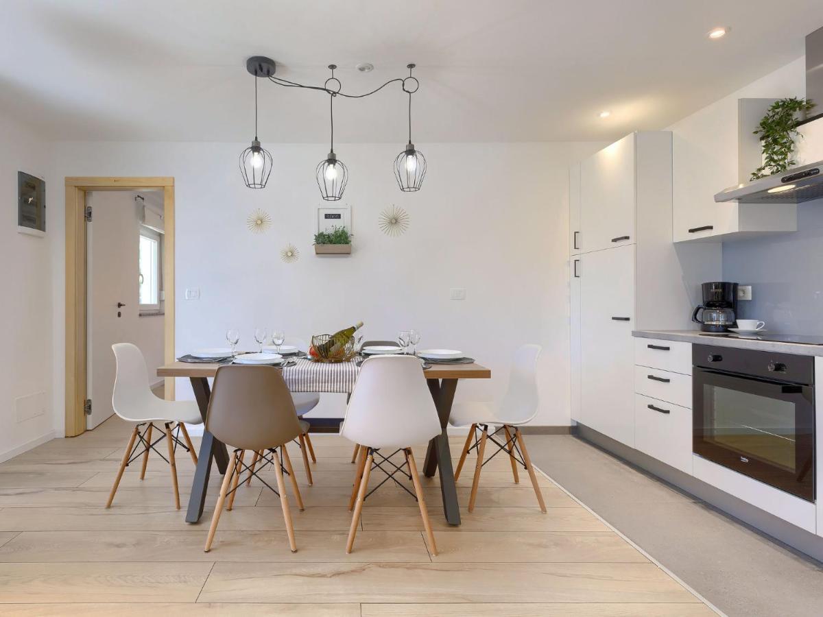 Holiday Home Laura By Interhome พูลา ภายนอก รูปภาพ