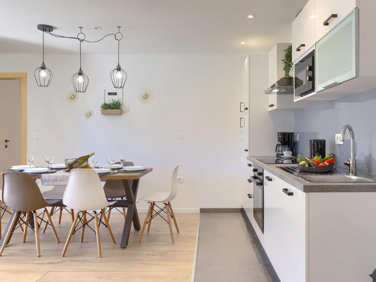 Holiday Home Laura By Interhome พูลา ภายนอก รูปภาพ