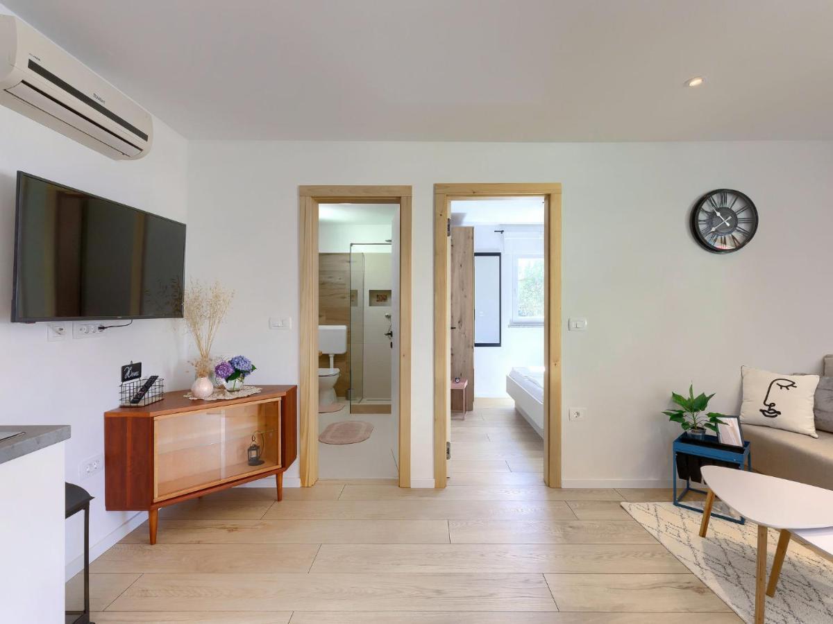Holiday Home Laura By Interhome พูลา ภายนอก รูปภาพ