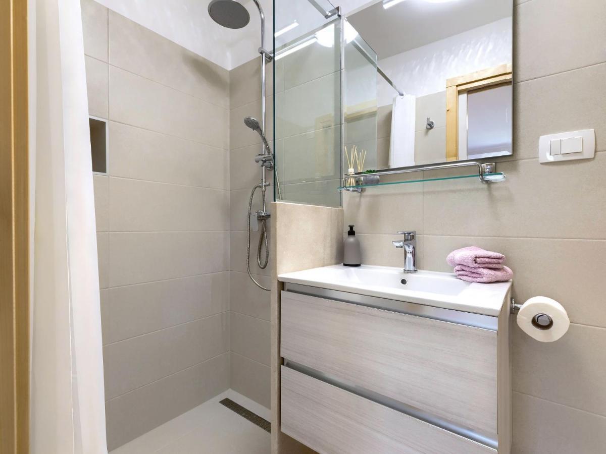 Holiday Home Laura By Interhome พูลา ภายนอก รูปภาพ
