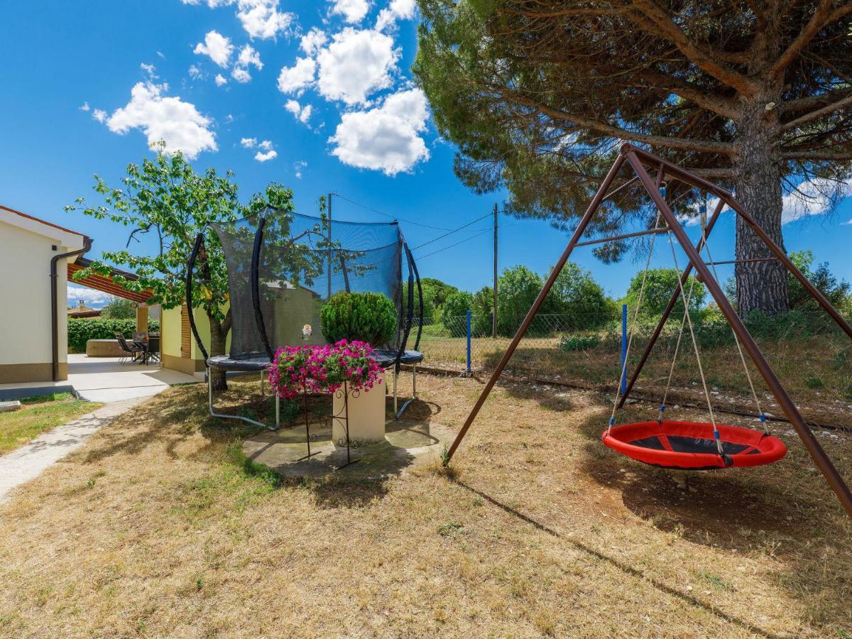 Holiday Home Laura By Interhome พูลา ภายนอก รูปภาพ